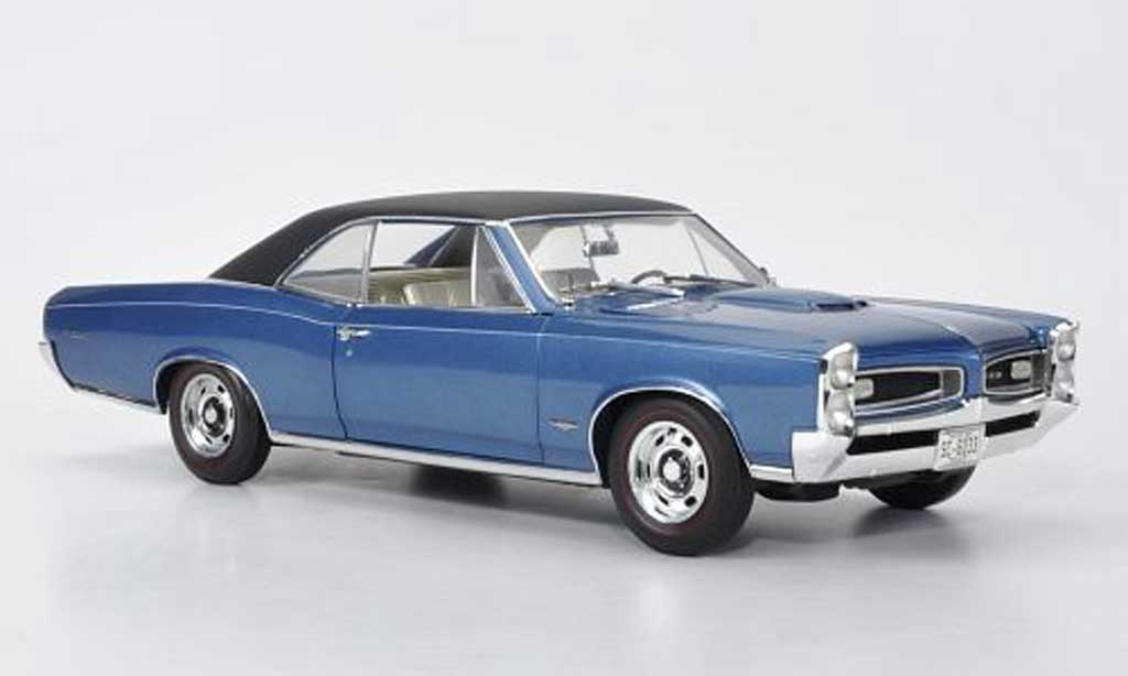 Pontiac GTO 1/18 Highway 61 Hardtop blu/matt nero 1966 modellino in miniatura