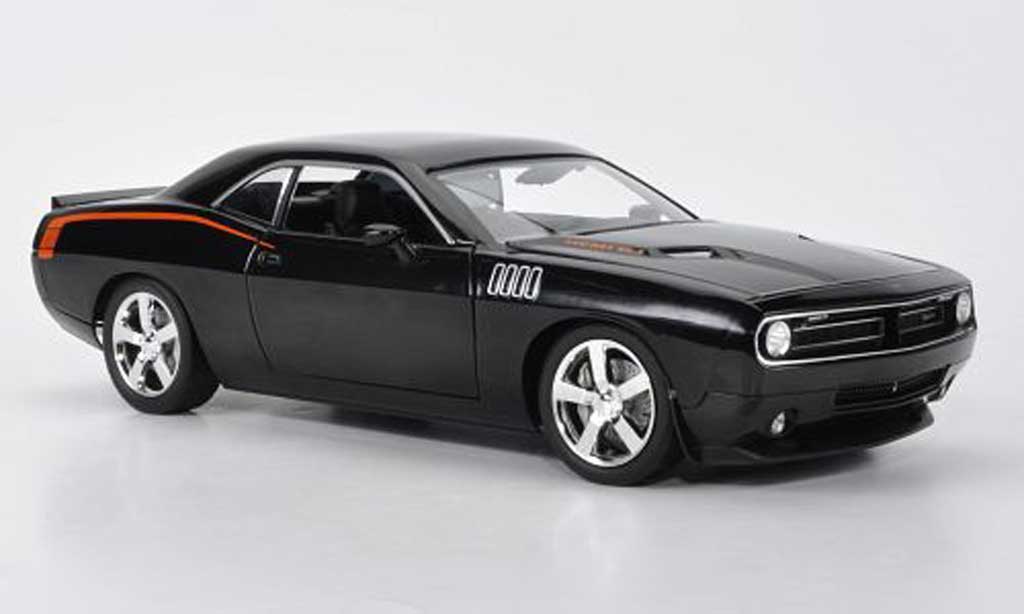 Plymouth Cuda Concept 1/18 Highway 61 Concept HEMI nero mit orangener Dekoration modellino in miniatura