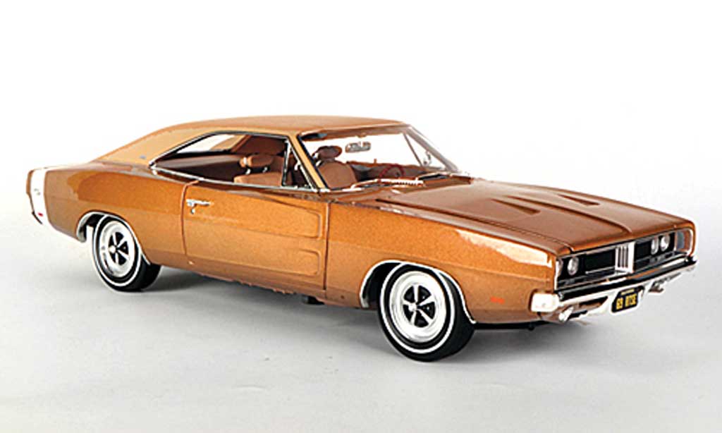 Dodge Charger 1968 1/18 Ertl 1968 R/T SE bronze/mattbeige modellino in miniatura
