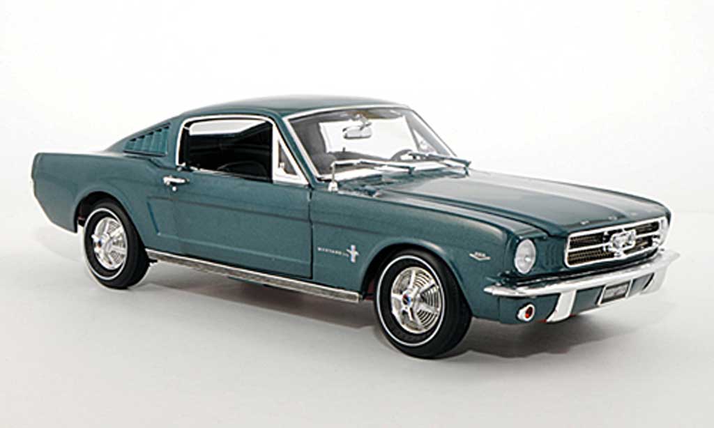 Ford Mustang 1965 1/18 Ertl 1965 2+2 Fastback blu modellino in miniatura