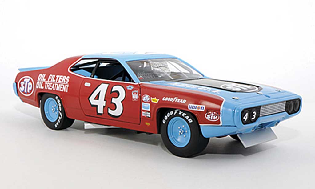 Plymouth Road Runner 1/18 Ertl No.43 Richard Petty 1972 modellino in miniatura