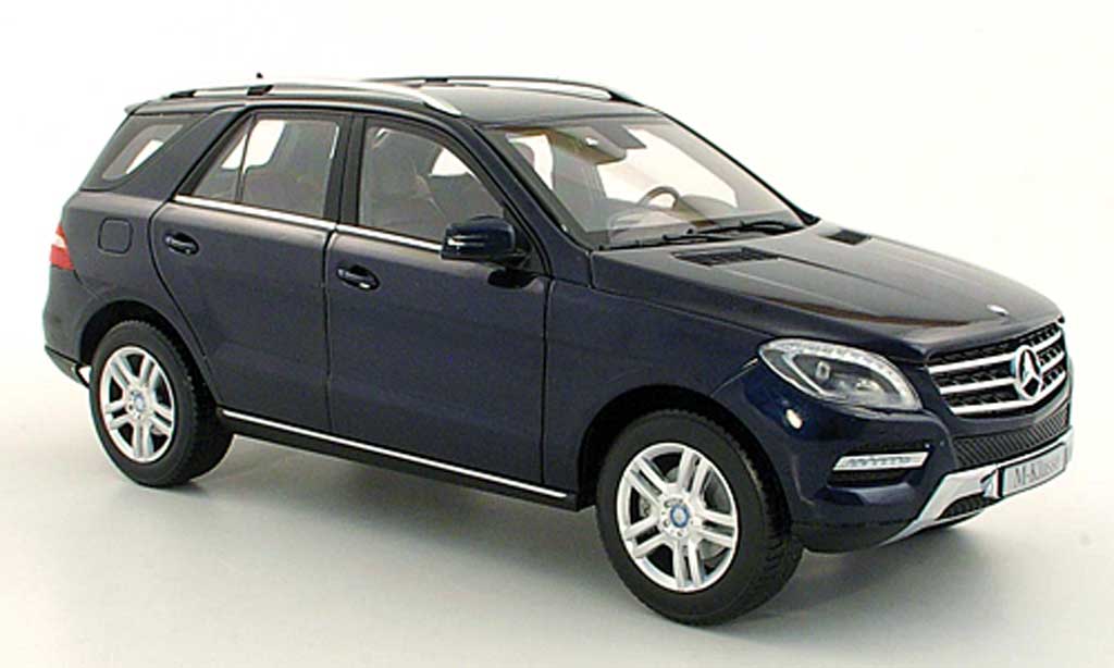 Mercedes Classe M 1/18 Minichamps (W166) ML blu 2011 modellino in miniatura