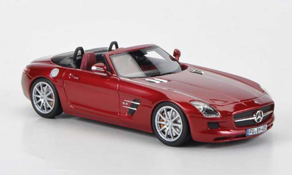 Mercedes SLS 1/43 Schuco AMG Roadster (A197) rosso modellino in miniatura