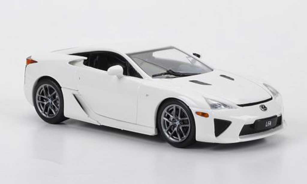 Lexus LFA 1/43 Minichamps bianco avec Figur 2010 modellino in miniatura