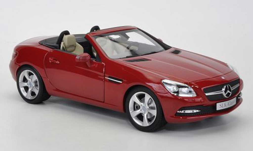 Mercedes Classe SLK 1/18 Minichamps rosso 2011 modellino in miniatura