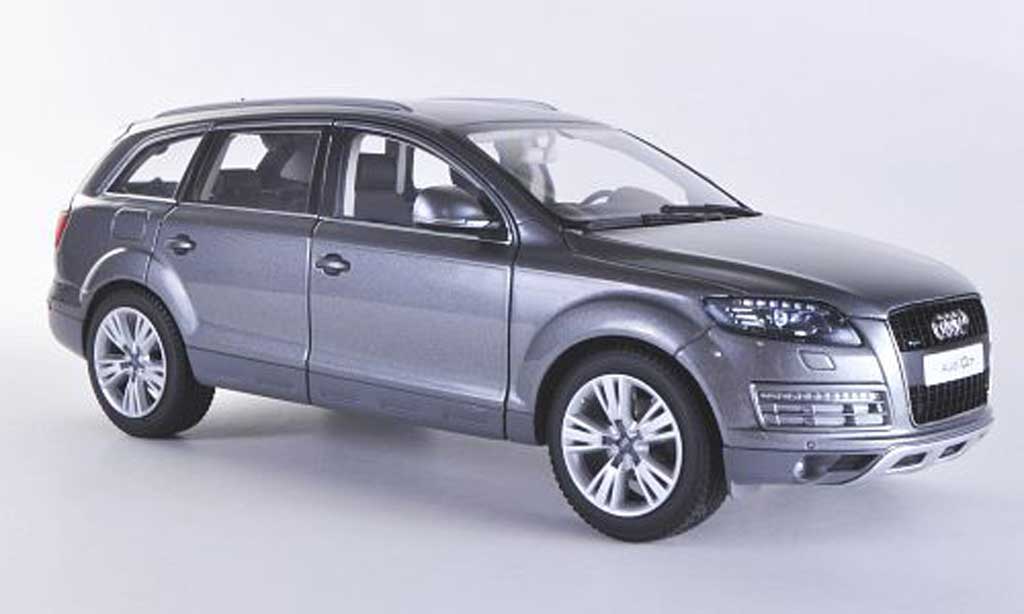 Audi Q7 1/18 Kyosho grigio 2009 modellino in miniatura