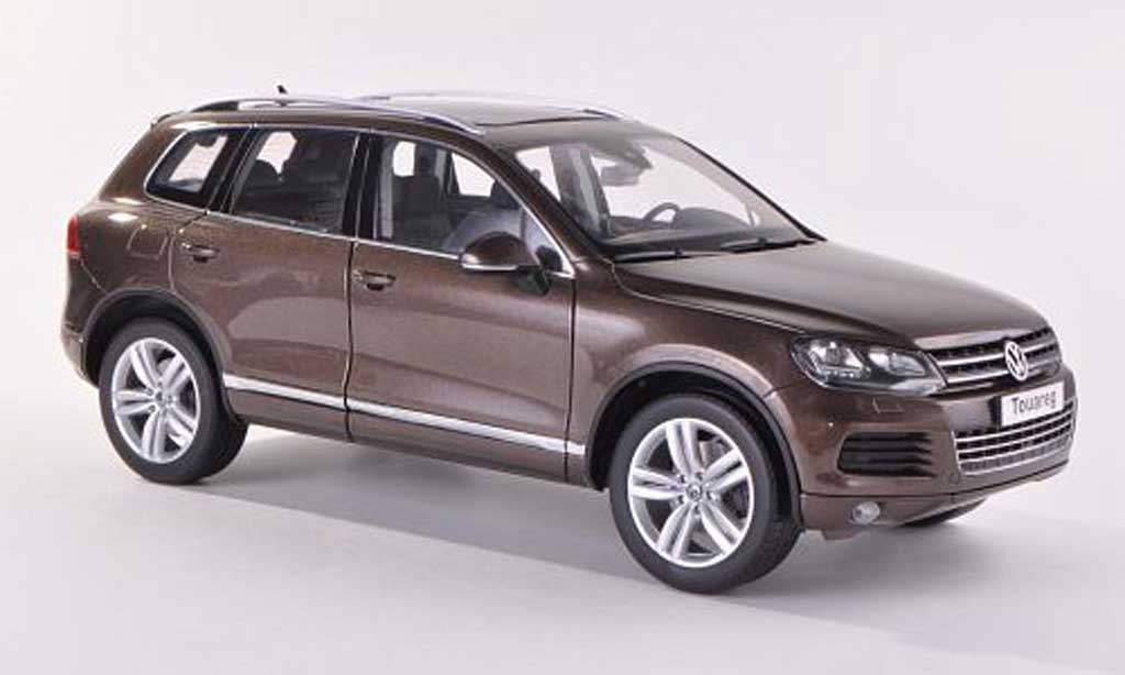 Volkswagen Touareg 1/18 Kyosho II marroneee 2010 modellino in miniatura