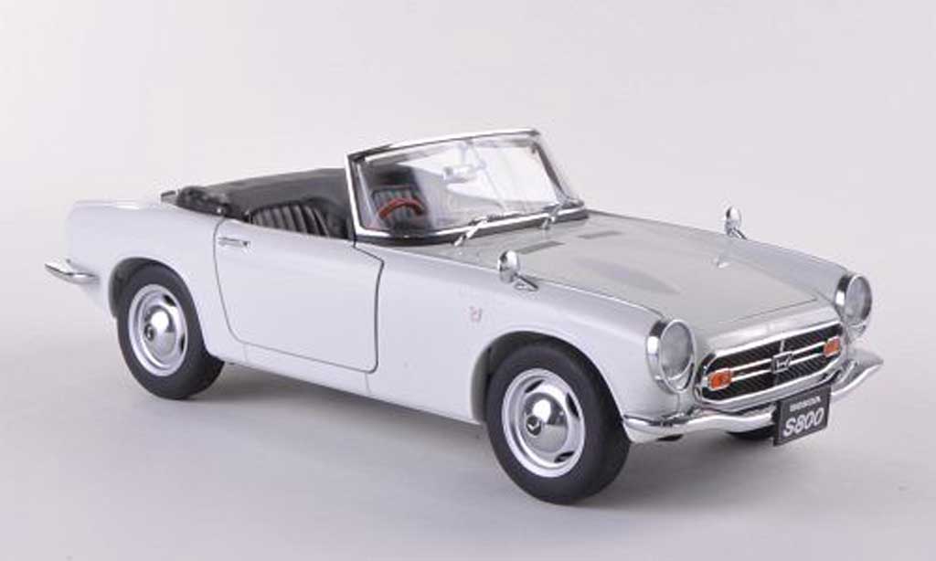 Honda S800 1/18 Autoart Roadster bianco 1966 modellino in miniatura
