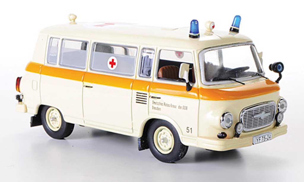 Barkas B1000 1/43 IST Models Krankentransport Deutsches rossoes Kreuz der DDR 1963 modellino in miniatura