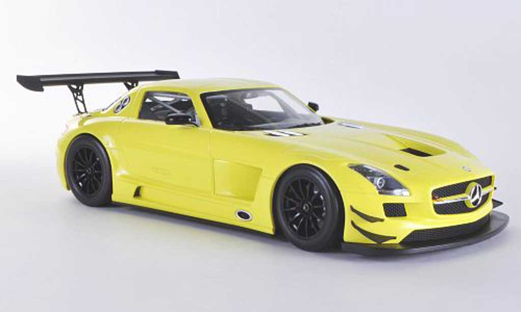 Mercedes SLS 1/18 Minichamps AMG GT3 Street giallo 2011 modellino in miniatura