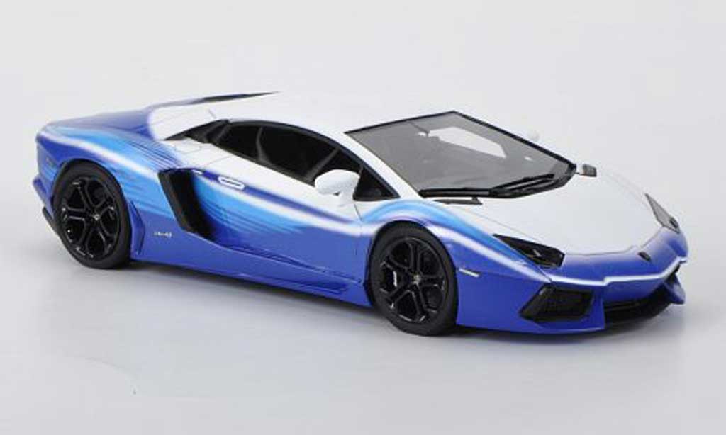 Lamborghini Aventador LP700-4 1/43 Look Smart LP700-4 'Dreamliner Tribute'' mattbianco/blu modellino in miniatura