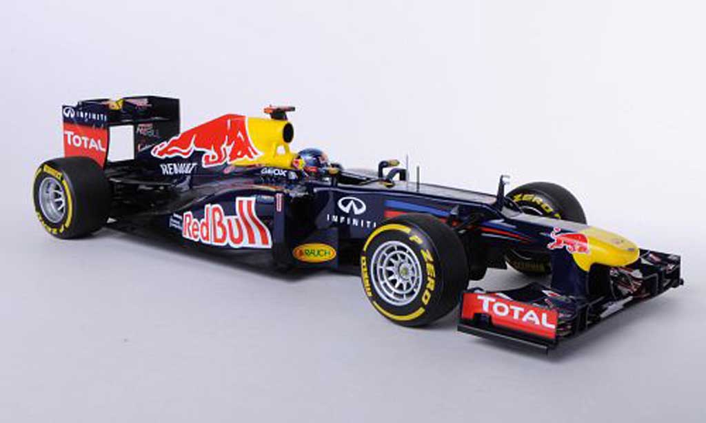 Red Bull F1 2012 1/18 Minichamps 2012 Renault RB8 No.1 S.Vettel modellino in miniatura
