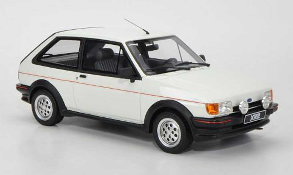 Ford Fiesta 1/18 Ottomobile MkII XR2 bianco modellino in miniatura