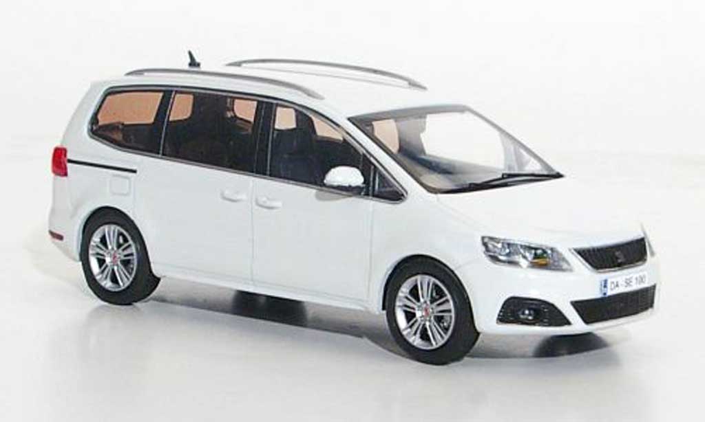 Seat Alhambra 1/43 Hachette bianco 2010 modellino in miniatura