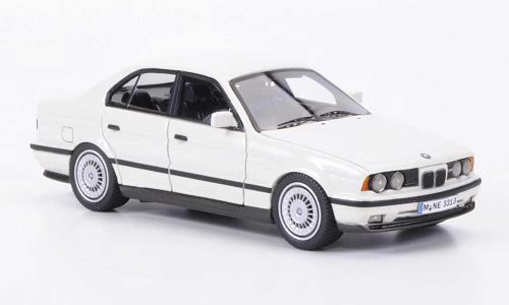 Bmw M5 E34 1/43 Neo E34 bianco 1994 modellino in miniatura