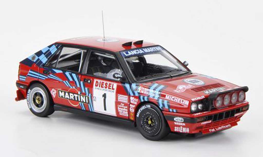 Lancia Delta HF Integrale 1/43 HPI HF Integrale 16V No.1 Martini M.Biasion / T.Siviero Nachtfahrversion Rally Sanremo 1989 modellino in miniatura