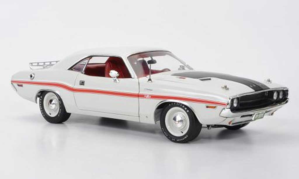 Dodge Challenger 1970 1/18 Highway 61 1970 R/T bianco/matt nero mit rossoer Dekoration modellino in miniatura