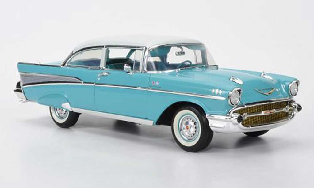 Chevrolet Bel Air 1957 1/18 Highway 61 1957 Sedan grigio 2-portes modellino in miniatura