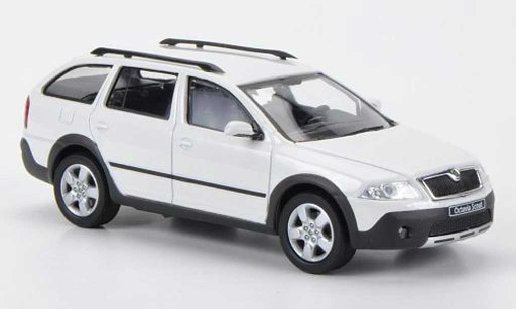 Skoda Octavia Combi 1/43 Abrex Combi Scout bianco modellino in miniatura