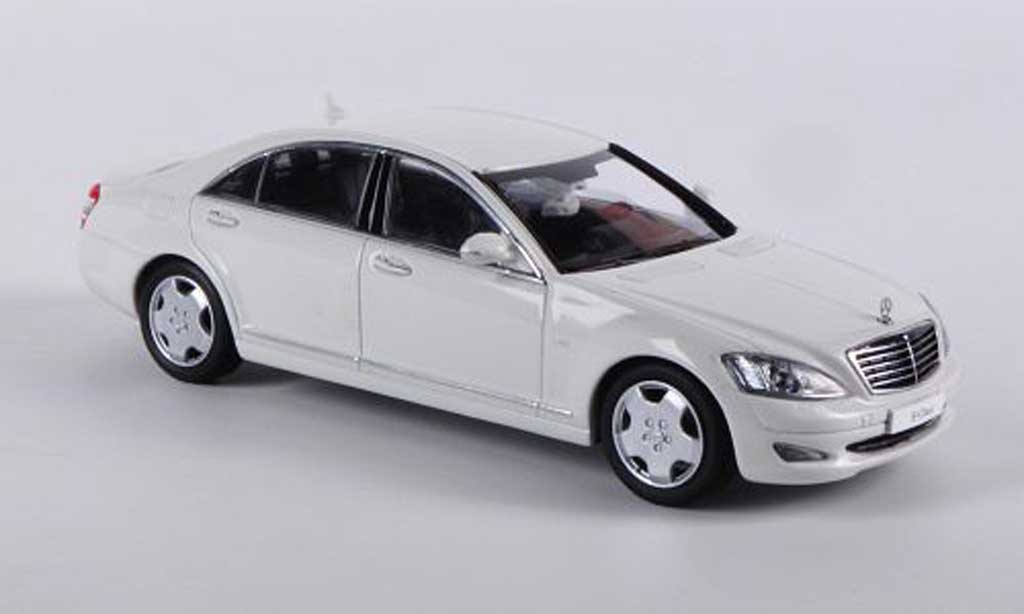 Mercedes Classe S 1/43 Kyosho Langversion (V221) bianco modellino in miniatura