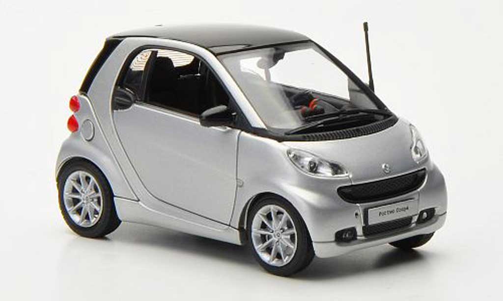 Smart ForTwo 1/43 Minichamps Coupe grigiogrigio/grigio 2010 modellino in miniatura