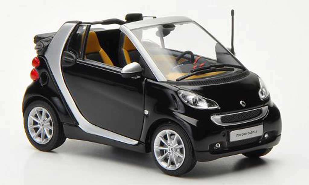 Smart ForTwo 1/43 Minichamps Cabrio nero/grigio 2010 modellino in miniatura
