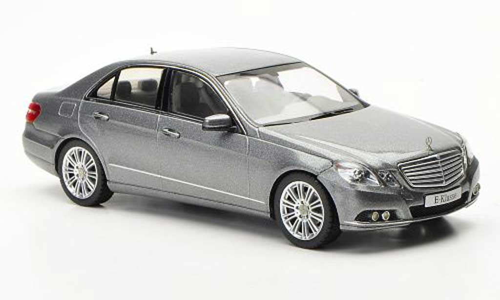 Mercedes Classe E 1/43 Schuco (W212) grigio Avantgarde 2009 modellino in miniatura