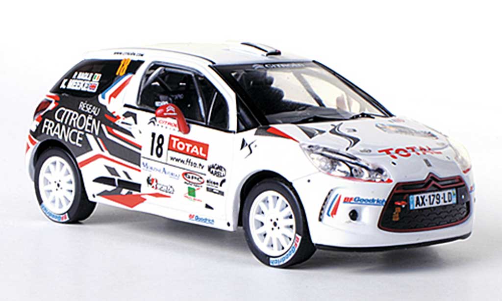DS Automobiles DS3 R3 1/43 IXO R3 No.18 Total K.Meeke / P.Nagle Rally Mont-Blanc Morzine 2010 modellino in miniatura