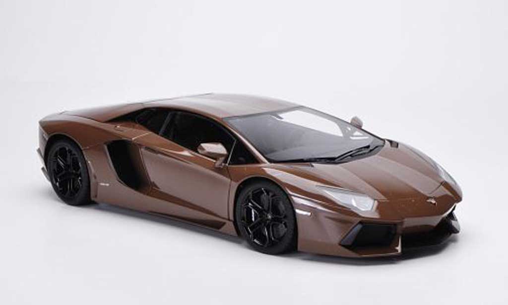 Lamborghini Aventador LP700-4 1/18 FrontiArt LP700-4 marronee 2011 modellino in miniatura