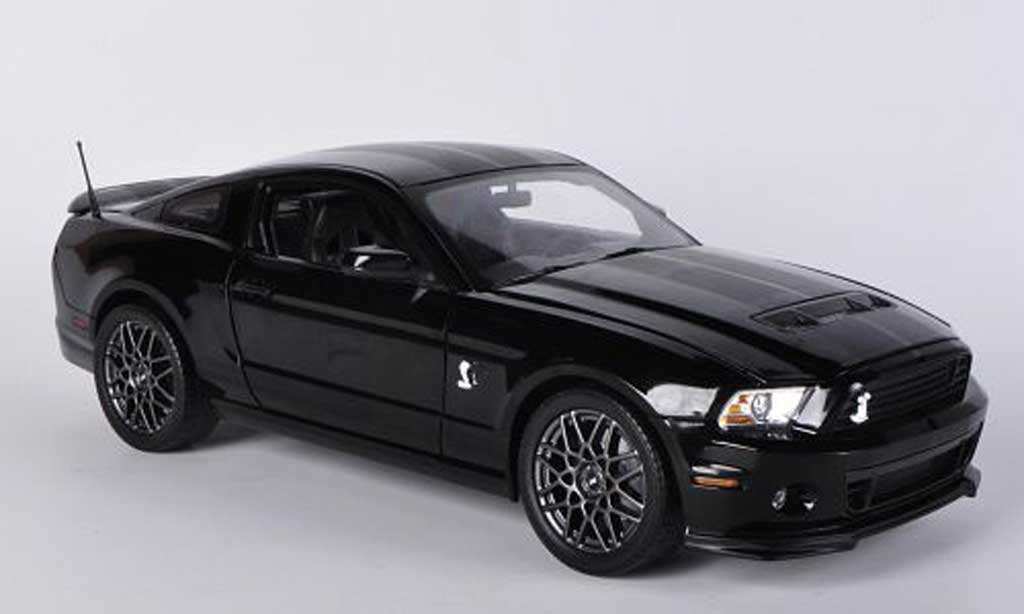 Shelby GT 500 1/18 Shelby Collectibles nero/mattnero 2013 modellino in miniatura