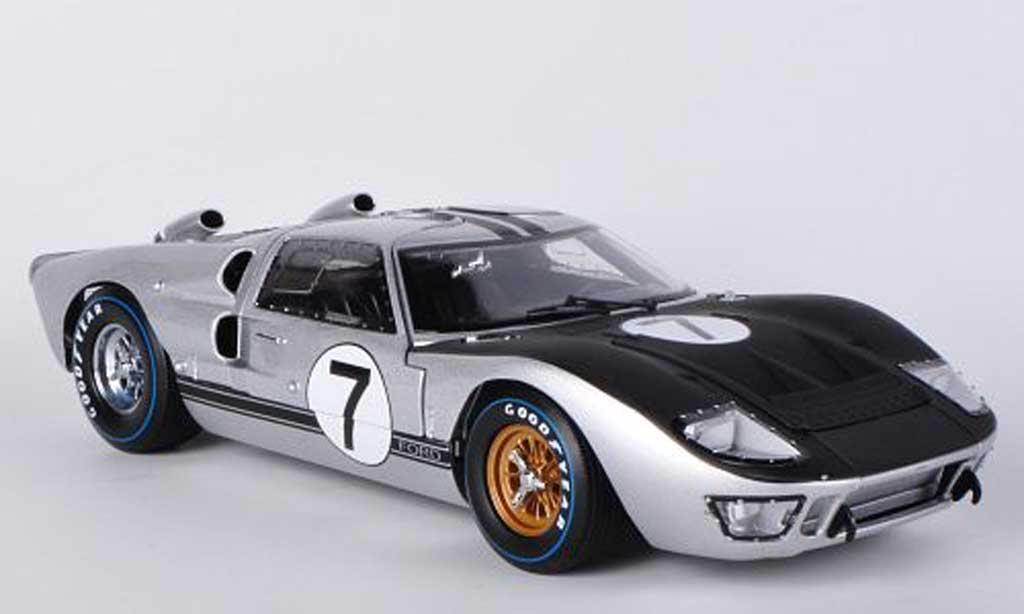 Ford GT40 1/18 Shelby Collectibles GT 40 MkII No.7 Alan Mann Racing G.Hill / B.Muir 1966 modellino in miniatura