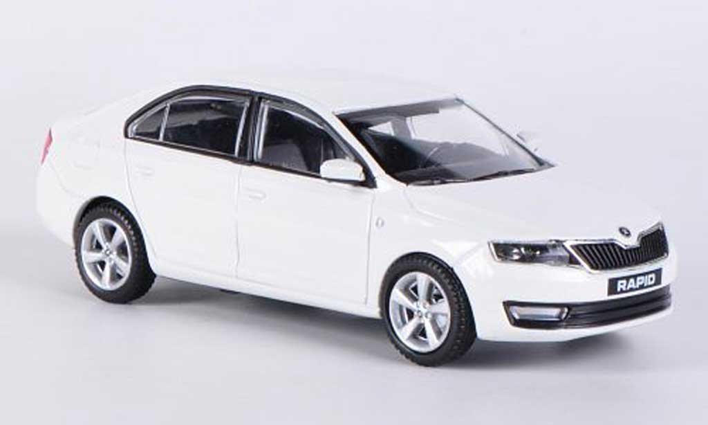 Skoda Rapid 1/43 Abrex bianco 2012 modellino in miniatura