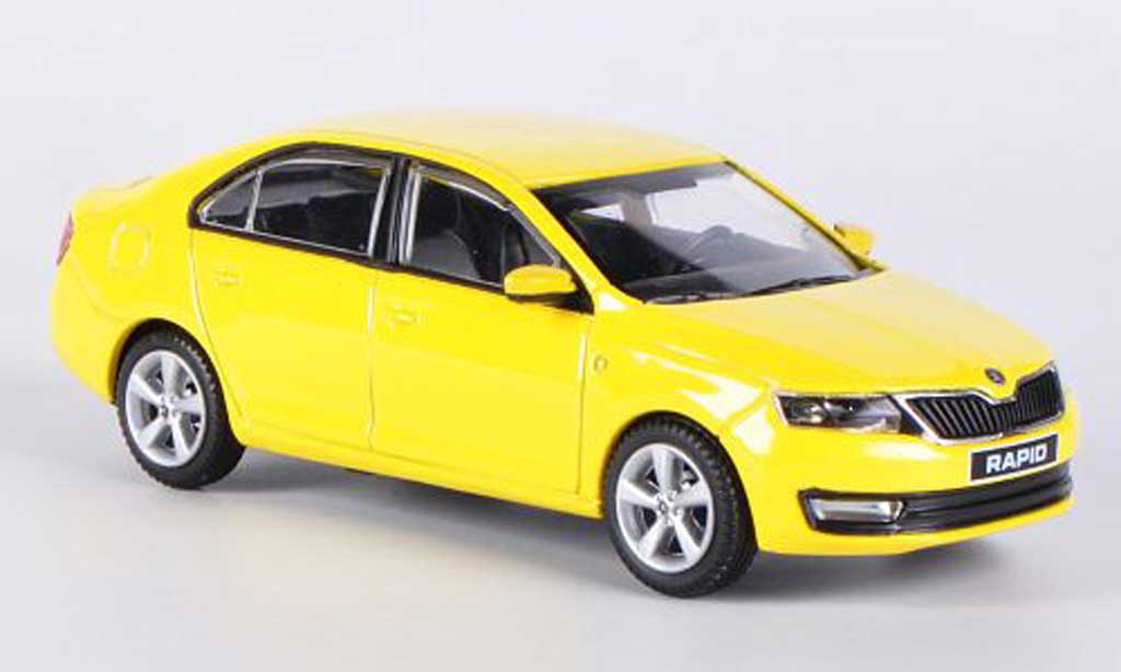 Skoda Rapid 1/43 Abrex giallo 2012 modellino in miniatura