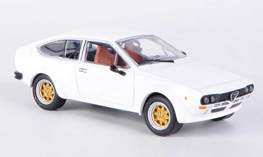 Alfa Romeo GT 2.0 1/43 M4 V 2.0 Alfetta 2000 bianco 1976 modellino in miniatura