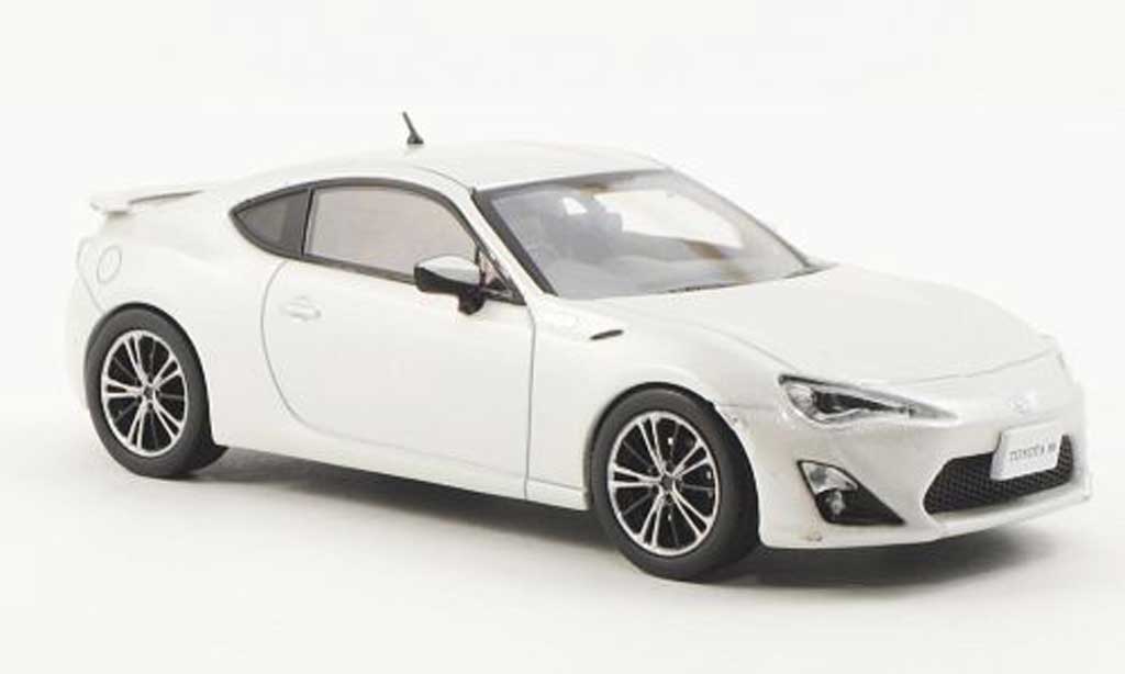 Toyota 86 2012 1/43 J Collection 2012 GT Limited bianco modellino in miniatura