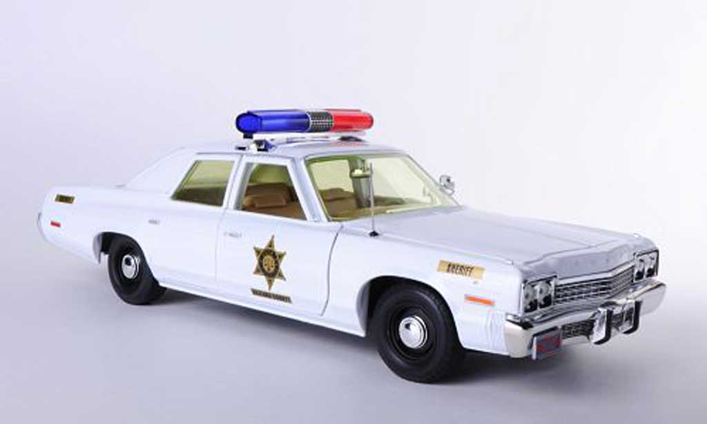 Dodge Monaco 1974 1/18 Johnny Lightning 1974 Hazzard County Sheriff The Dukes of Hazzard - Rosco Patrol Car modellino in miniatura
