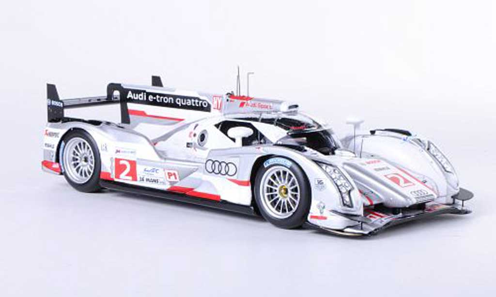Audi R18 e-tron 1/43 Spark e-tron quattro No.2 Capello / Kristensen / McNish 24h Le Mans 2012 modellino in miniatura