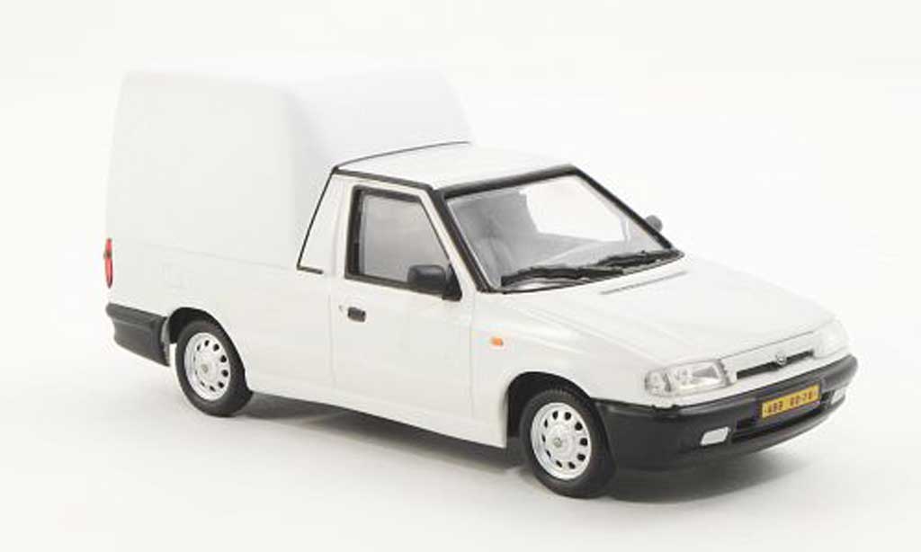 Skoda Felicia 1/43 Abrex Pick-Up bianco/bianco 1996 modellino in miniatura