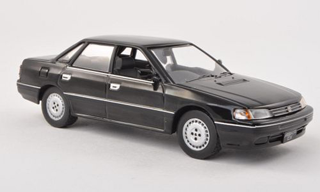 Isuzu Aska 1/43 IXO CX nero RHD 1990 modellino in miniatura