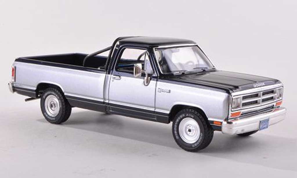 Dodge RAM 1/18 Premium X Pick Up nero-blu / d 1987 modellino in miniatura