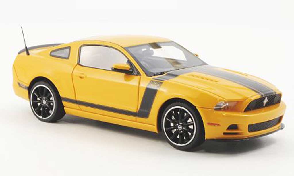 Ford Mustang 2013 1/43 Schuco 2013 Boss 302 giallo modellino in miniatura