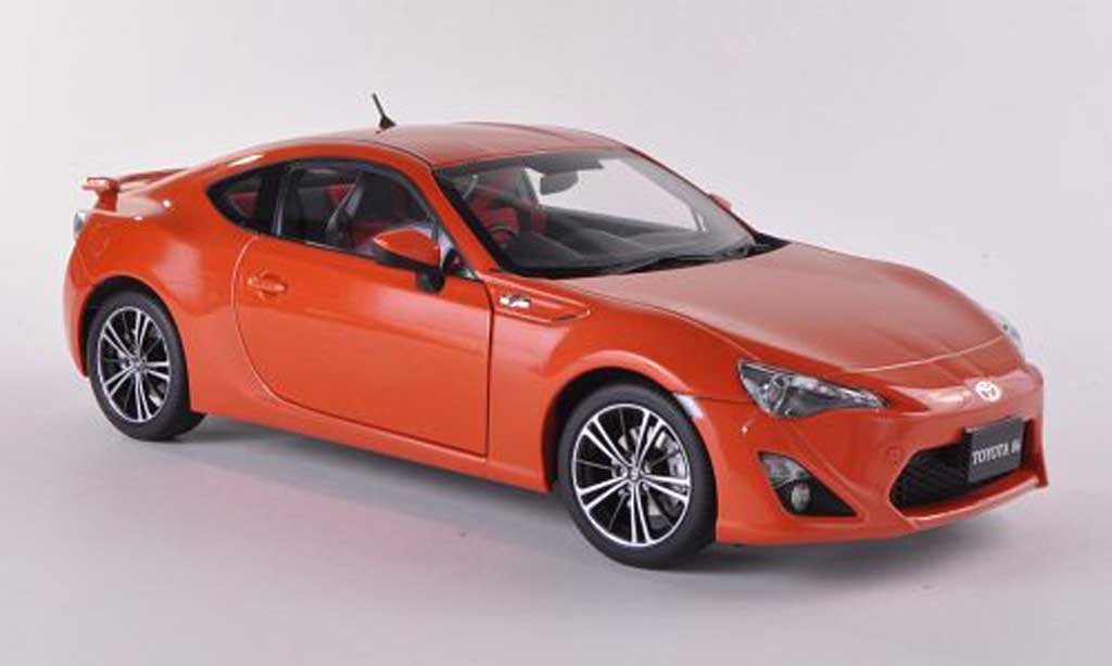 Toyota 86 2012 1/18 Autoart 2012 Limited (Asian Version/RHD) orange modellino in miniatura