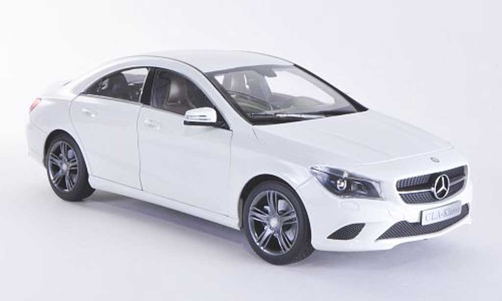 Mercedes CLA 1/18 Norev (C117) bianco 2013 modellino in miniatura