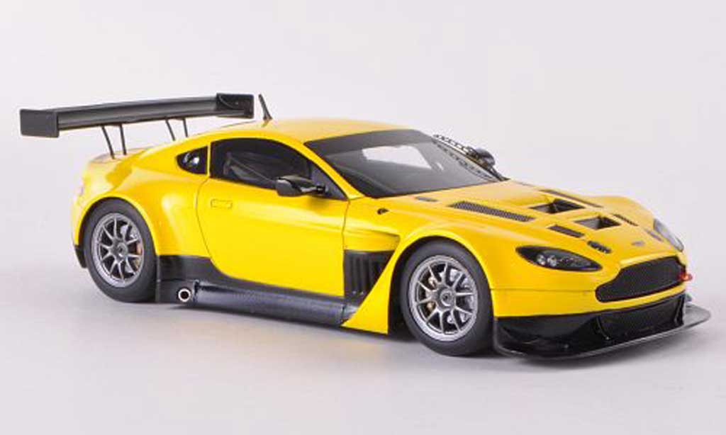 Aston Martin V12 GT3 1/43 Minichamps GT3 Vantage giallo Plain Body Version modellino in miniatura