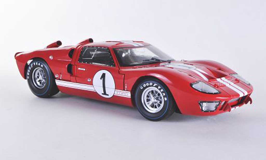 Ford GT40 1/18 Shelby Collectibles GT 40 MK II No.1 K.Miles Sebring 1966 modellino in miniatura