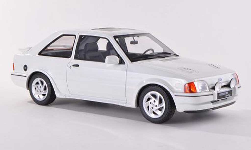 Ford Escort MK3 1/18 Ottomobile MK3 Turbo MKIV bianco 1987 modellino in miniatura