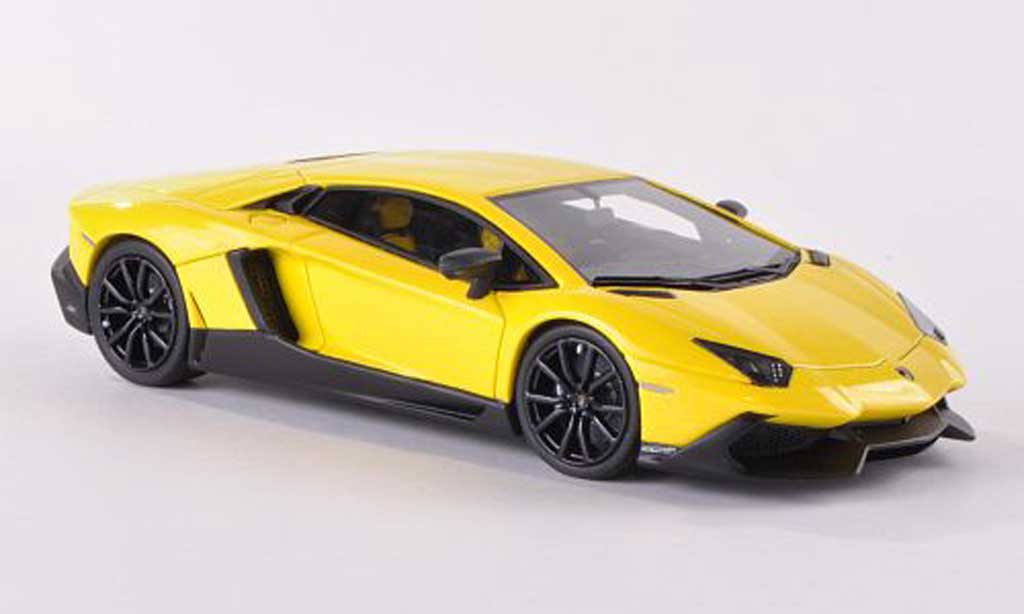 Lamborghini Aventador LP720-4 1/43 Look Smart LP720-4 giallo 50. Anniversary modellino in miniatura