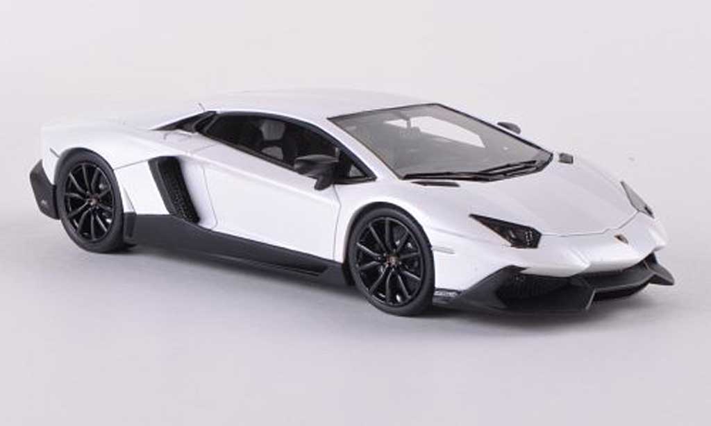Lamborghini Aventador LP720-4 1/43 Look Smart LP720-4 met.mattbianco 50. Anniversary modellino in miniatura