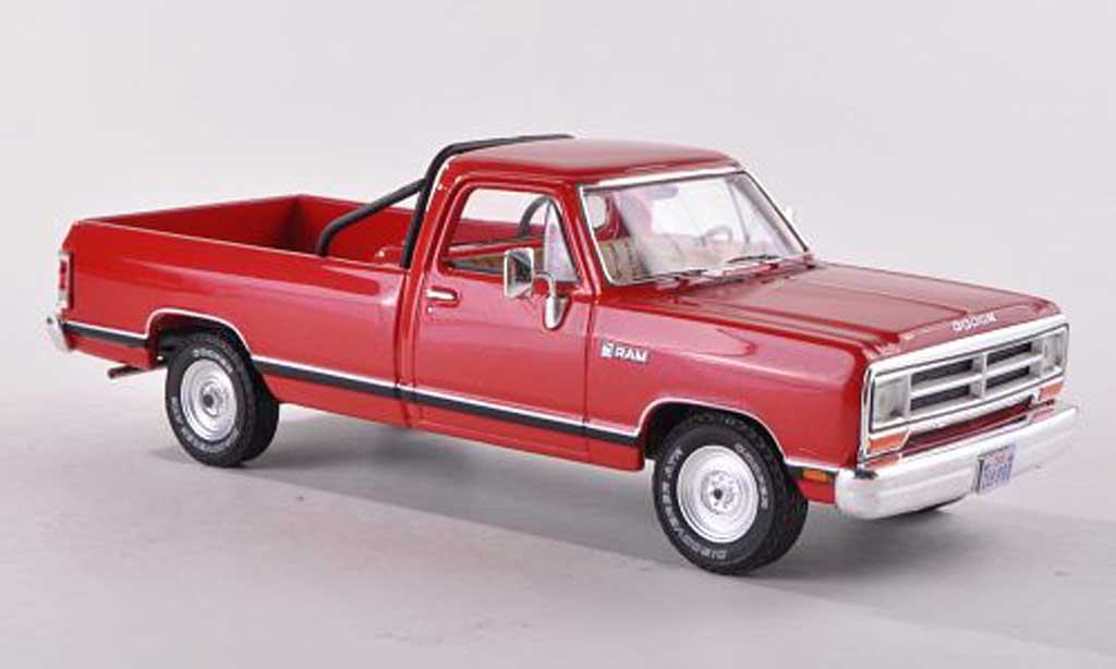 Dodge RAM 1/18 Premium X Pick Up rosso 1987 modellino in miniatura