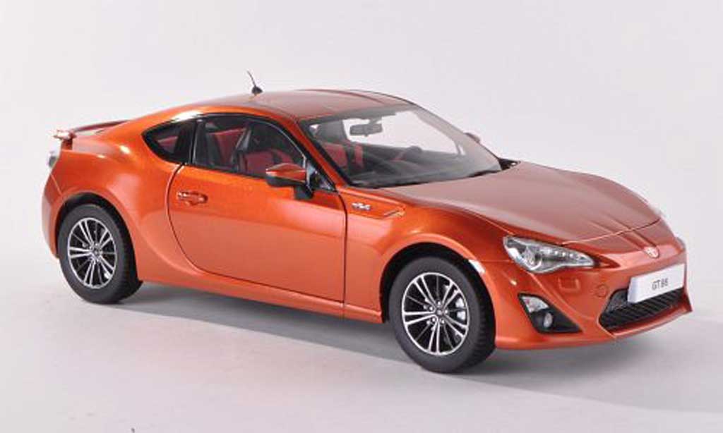 Toyota 86 2012 1/18 Century Dragon 2012 GT orange modellino in miniatura